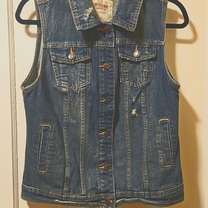 💖5/15.00 Mossimo Denim Vest BUNDLE  AND  SAVE 💖